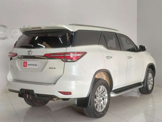 TOYOTA-HILUX SW4-2.8 D-4D TURBO DIESEL SRX 7L 4X4 AUTOMÁTICO TOYOTA-HILUX SW4-2022
