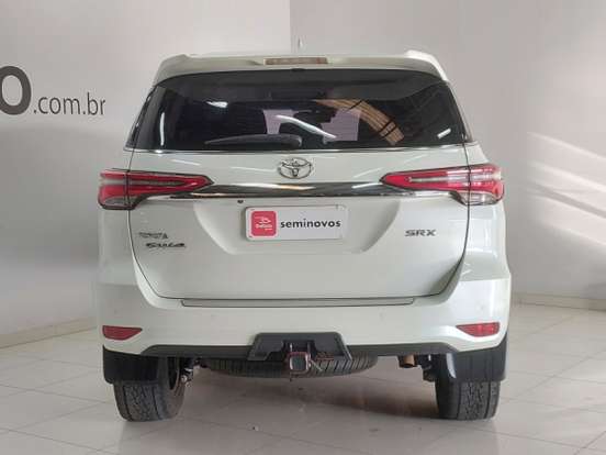 TOYOTA-HILUX SW4-2022