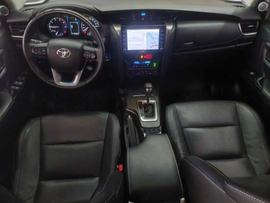 TOYOTA-HILUX SW4-2022