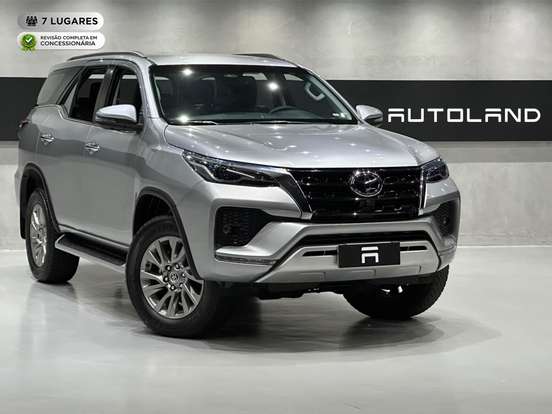 TOYOTA-HILUX SW4-2.8 D-4D TURBO DIESEL SRX 7L 4X4 AUTOMÁTICO TOYOTA-HILUX SW4-2023