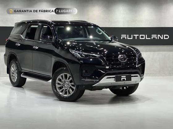 TOYOTA HILUX SW4 2.8 D-4D TURBO DIESEL SRX 7L 4X4 AUTOMÁTICO