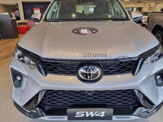 TOYOTA-HILUX SW4-2.8 D-4D TURBO DIESEL SRX PLATINUM 4X4 AUTOMÁTICO TOYOTA-HILUX SW4-2026