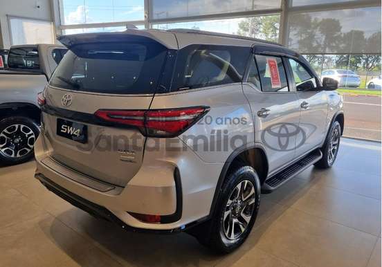 TOYOTA-HILUX SW4-2026