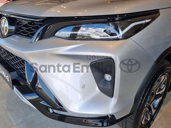 TOYOTA-HILUX SW4-2.8 D-4D TURBO DIESEL SRX PLATINUM 4X4 AUTOMÁTICO TOYOTA-HILUX SW4-2026