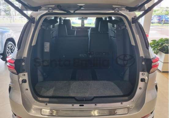 TOYOTA-HILUX SW4-2026