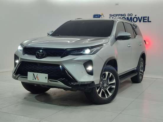 TOYOTA-HILUX SW4-2023