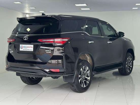 TOYOTA-HILUX SW4-2026