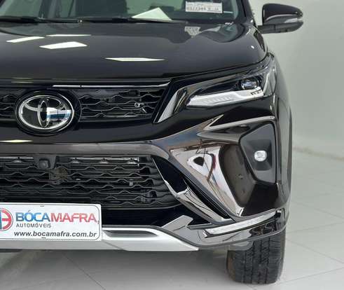 TOYOTA-HILUX SW4-2026