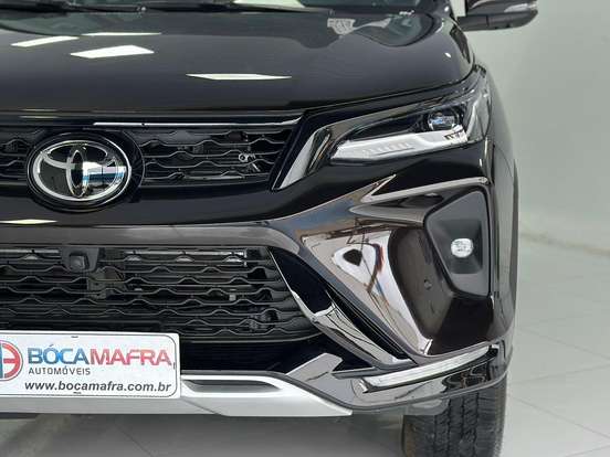 TOYOTA-HILUX SW4-2.8 D-4D TURBO DIESEL SRX PLATINUM 4X4 AUTOMÁTICO TOYOTA-HILUX SW4-2026