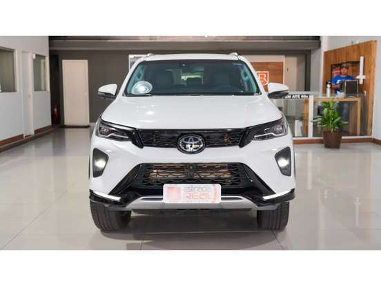 TOYOTA-HILUX SW4-2.8 D-4D TURBO DIESEL SRX PLATINUM 7L 4X4 AUTOMÁTICO TOYOTA-HILUX SW4-2024