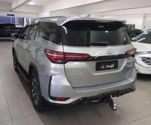 TOYOTA-HILUX SW4-2.8 D-4D TURBO DIESEL SRX PLATINUM 7L 4X4 AUTOMÁTICO TOYOTA-HILUX SW4-2024