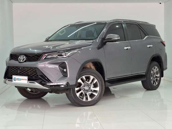 TOYOTA-HILUX SW4-2.8 D-4D TURBO DIESEL SRX PLATINUM 7L 4X4 AUTOMÁTICO TOYOTA-HILUX SW4-2024