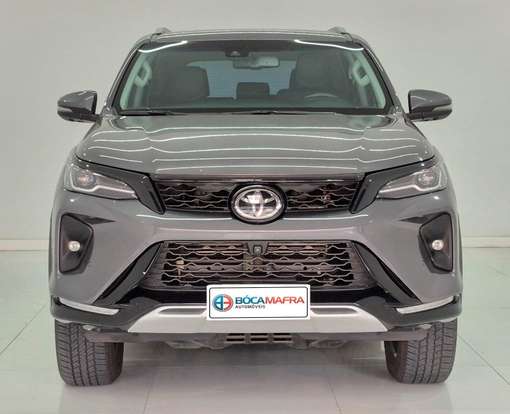 TOYOTA-HILUX SW4-2024