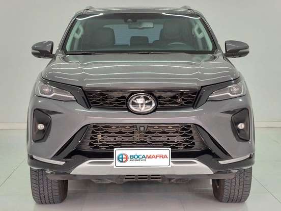 TOYOTA-HILUX SW4-2.8 D-4D TURBO DIESEL SRX PLATINUM 7L 4X4 AUTOMÁTICO TOYOTA-HILUX SW4-2024