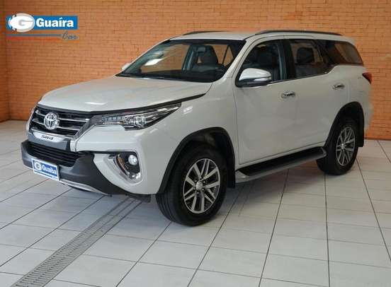 TOYOTA-HILUX SW4-2.8 SRX 4X4 16V TURBO INTERCOOLER DIESEL 4P AUTOMÁTICO TOYOTA-HILUX SW4-2017