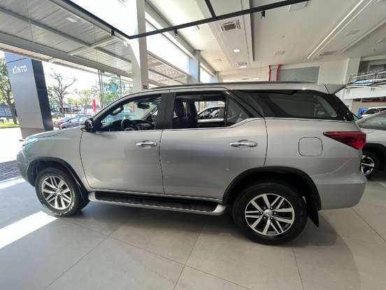 TOYOTA-HILUX SW4-2019