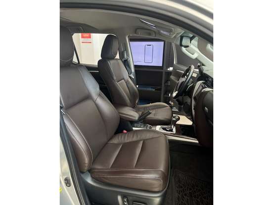TOYOTA-HILUX SW4-2.8 SRX 4X4 7 LUGARES 16V TURBO INTERCOOLER DIESEL 4P AUTOMÁTICO TOYOTA-HILUX SW4-2019