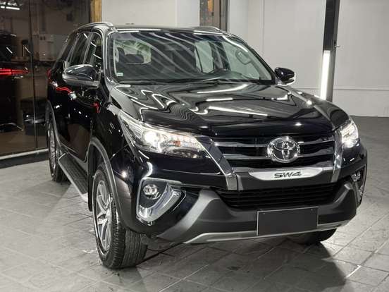 TOYOTA-HILUX SW4-2.8 SRX 4X4 7 LUGARES 16V TURBO INTERCOOLER DIESEL 4P AUTOMÁTICO TOYOTA-HILUX SW4-2020