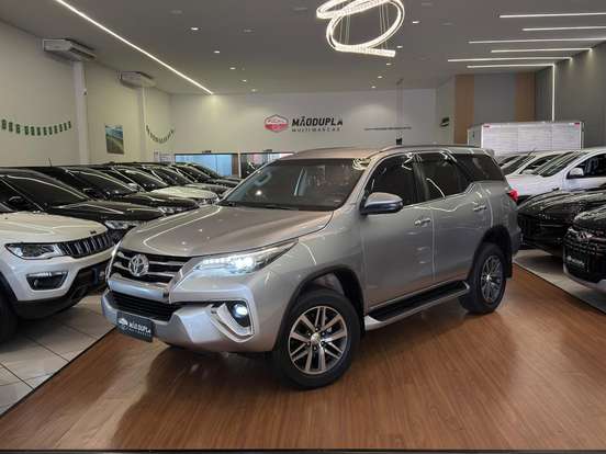 TOYOTA-HILUX SW4-2019