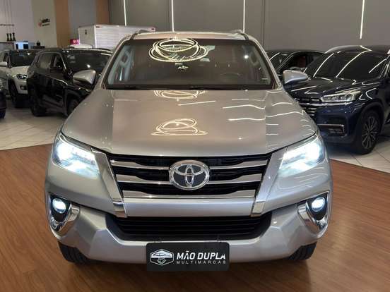 TOYOTA-HILUX SW4-2019