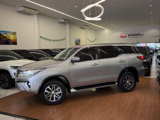 TOYOTA-HILUX SW4-2019