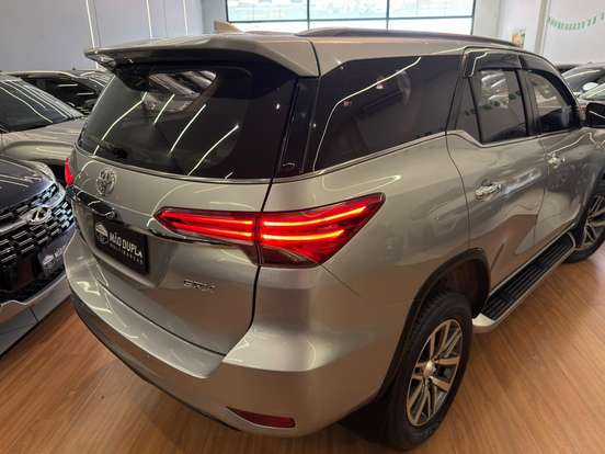 TOYOTA-HILUX SW4-2019