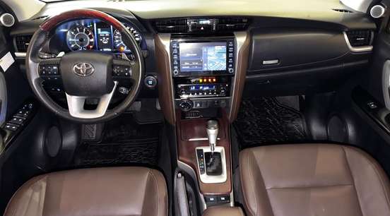 TOYOTA-HILUX SW4-2019