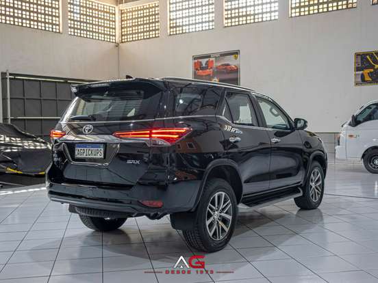 TOYOTA-HILUX SW4-2020