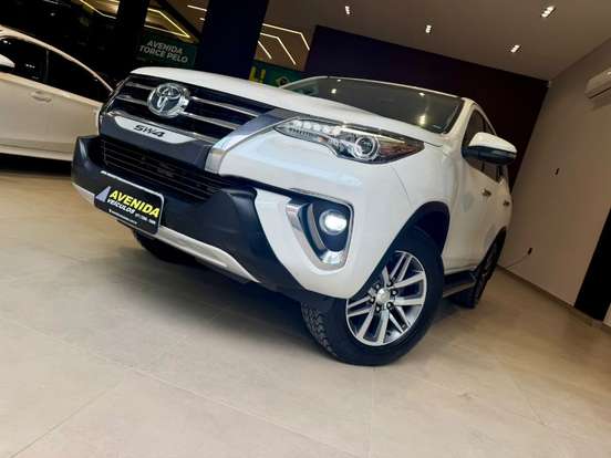 TOYOTA-HILUX SW4-2019