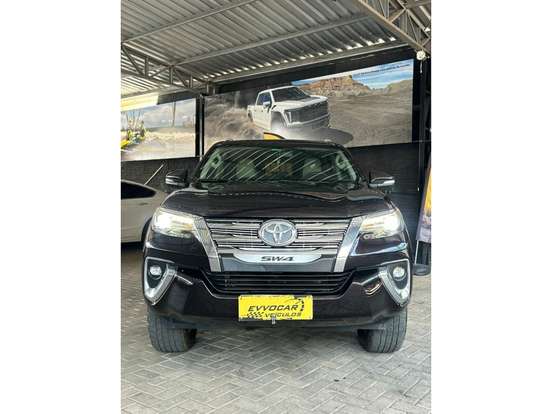 TOYOTA-HILUX SW4-2018