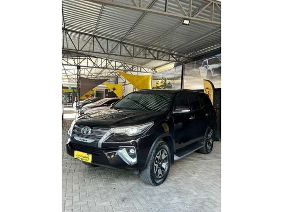 TOYOTA-HILUX SW4-2018