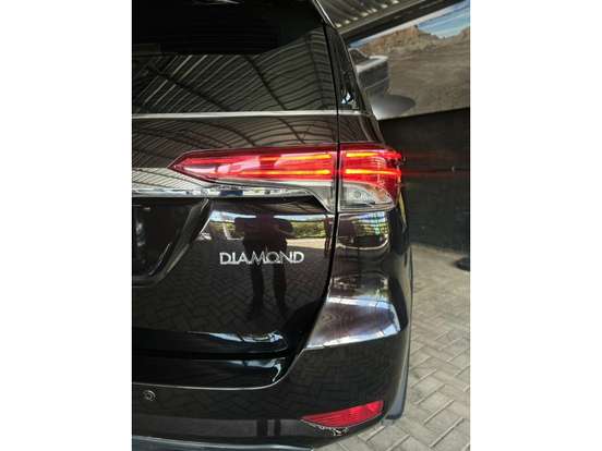 TOYOTA-HILUX SW4-2.8 SRX DIAMOND 4X4 7 LUGARES 16V TURBO INTERCOOLER DIESEL 4P AUTOMÁTICO TOYOTA-HILUX SW4-2018