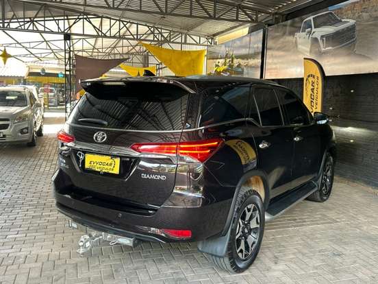 TOYOTA-HILUX SW4-2018