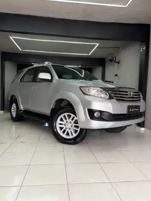 TOYOTA-HILUX SW4-2015