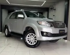 TOYOTA HILUX SW4 3.0 SR 4X4 16V TURBO INTERCOOLER DIESEL 4P AUTOMÁTICO TOYOTA HILUX SW4 3.0 SR 4X4 16V TURBO INTERCOOLER DIESEL 4P AUTOMÁTICO