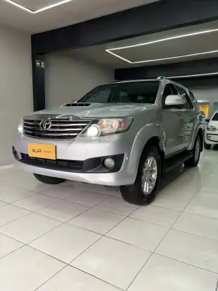 TOYOTA-HILUX SW4-2015