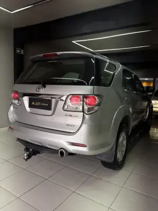 TOYOTA-HILUX SW4-2015