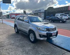 TOYOTA HILUX SW4 3.0 SRV 4X4 16V TURBO INTERCOOLER DIESEL 4P AUTOMÁTICO TOYOTA HILUX SW4 3.0 SRV 4X4 16V TURBO INTERCOOLER DIESEL 4P AUTOMÁTICO