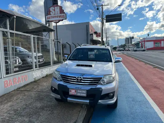 TOYOTA-HILUX SW4-2015