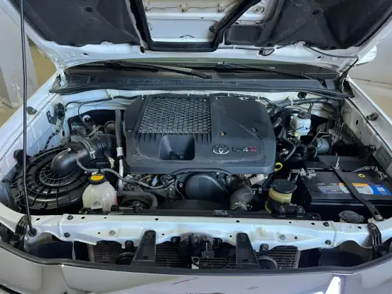 TOYOTA-HILUX SW4-2013