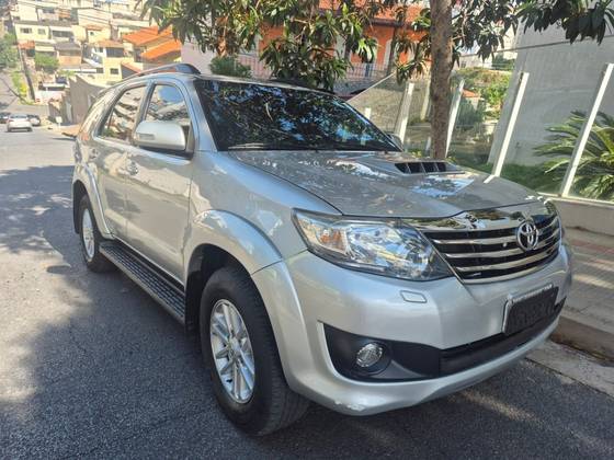 TOYOTA HILUX SW4 3.0 SRV 4X4 16V TURBO INTERCOOLER DIESEL 4P AUTOMÁTICO