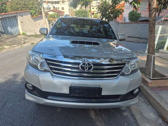 TOYOTA-HILUX SW4-3.0 SRV 4X4 16V TURBO INTERCOOLER DIESEL 4P AUTOMÁTICO TOYOTA-HILUX SW4-2014