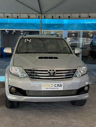 TOYOTA-HILUX SW4-3.0 SRV 4X4 16V TURBO INTERCOOLER DIESEL 4P AUTOMÁTICO TOYOTA-HILUX SW4-2014