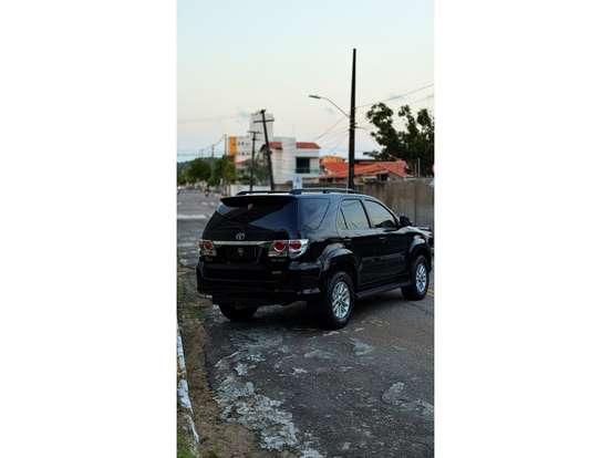 TOYOTA-HILUX SW4-2014