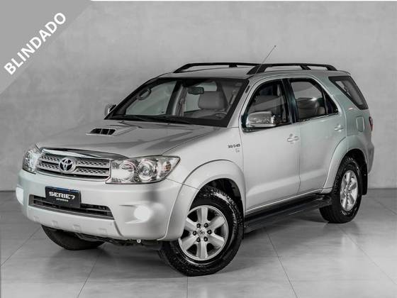 TOYOTA HILUX SW4 3.0 SRV 4X4 7 LUGARES 16V TURBO INTERCOOLER DIESEL 4P AUTOMÁTICO
