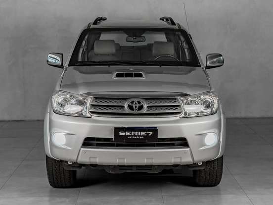 TOYOTA-HILUX SW4-2011