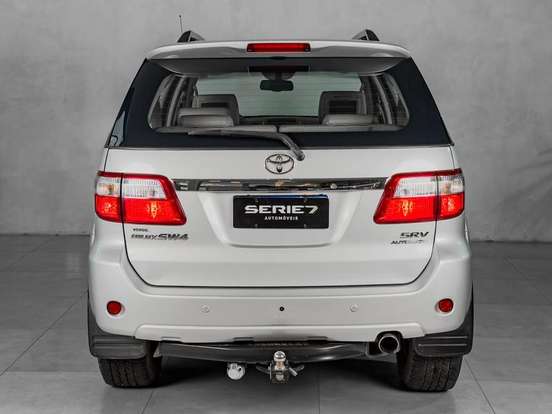 TOYOTA-HILUX SW4-2011
