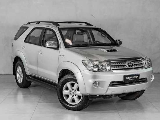 TOYOTA-HILUX SW4-3.0 SRV 4X4 7 LUGARES 16V TURBO INTERCOOLER DIESEL 4P AUTOMÁTICO TOYOTA-HILUX SW4-2011