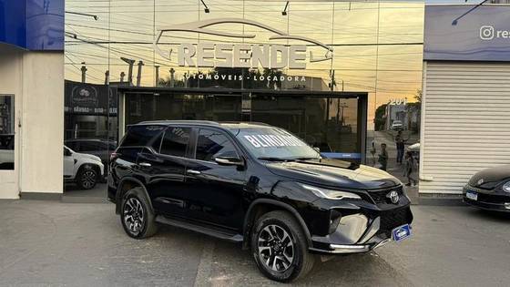 TOYOTA HILUX SW4 4.0 SRX 4X4 7 LUGARES V6 24V GASOLINA 4P AUTOMÁTICO