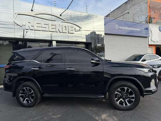 TOYOTA-HILUX SW4-4.0 SRX 4X4 7 LUGARES V6 24V GASOLINA 4P AUTOMÁTICO TOYOTA-HILUX SW4-2016